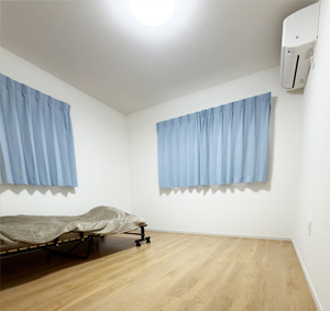 洋室（ベッド付き）